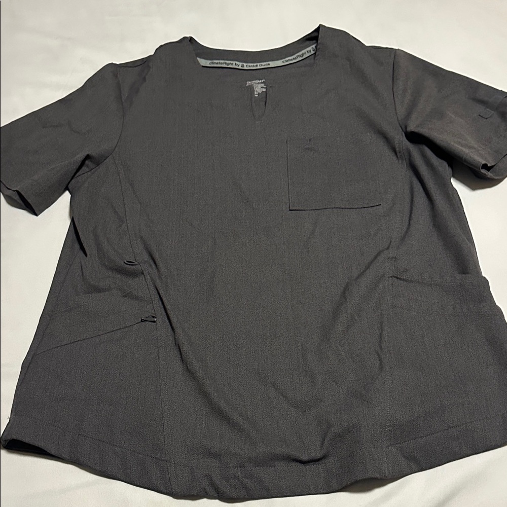 Women’s Climate Right by Cuddl Duds Scrub Top Size Medium